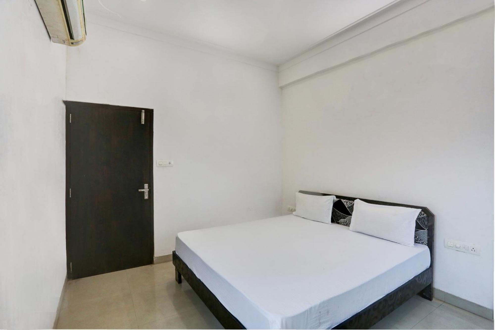 Super Hotel O Goverdhan Villa Udaipur Bagian luar foto