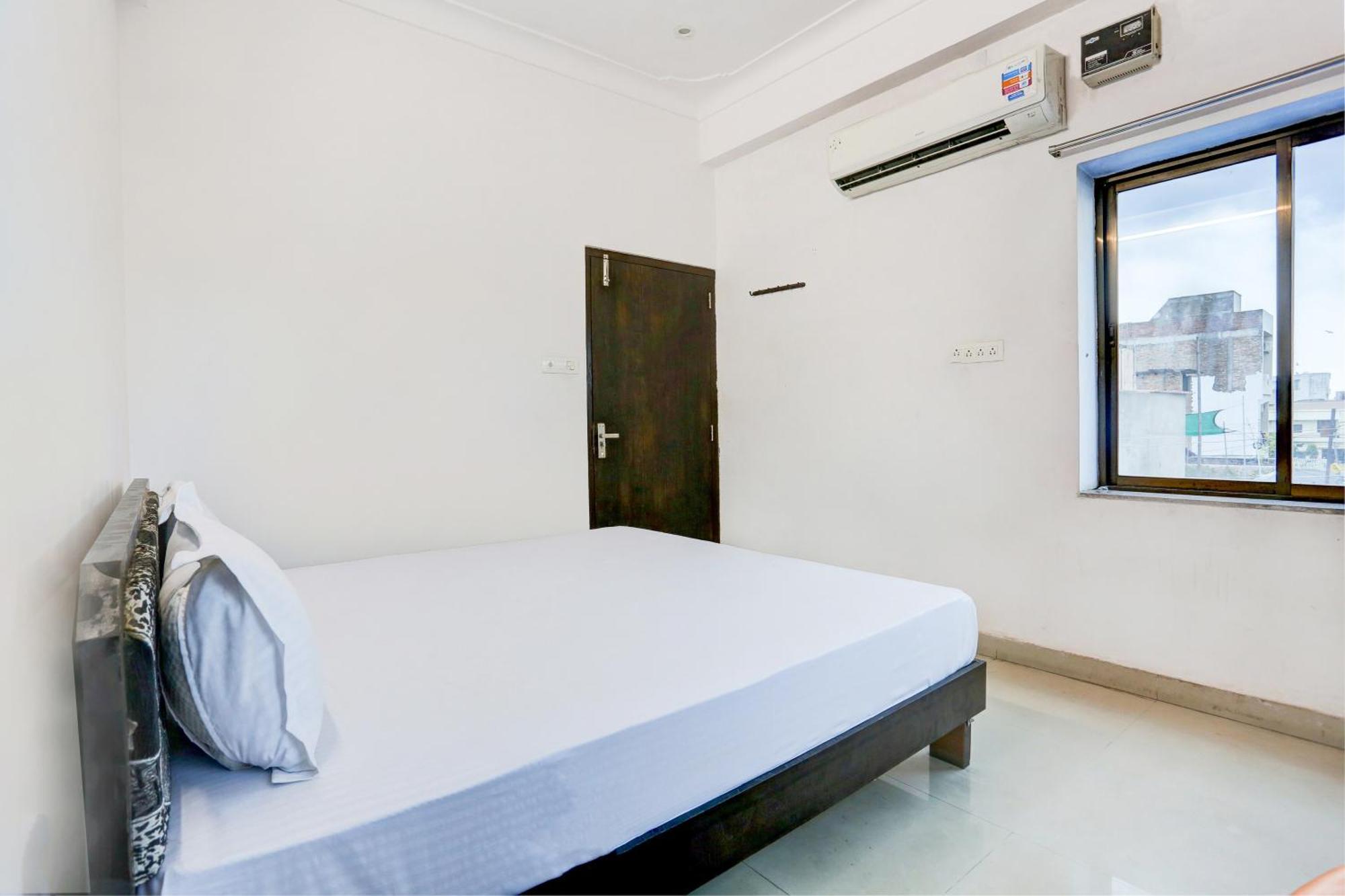 Super Hotel O Goverdhan Villa Udaipur Bagian luar foto